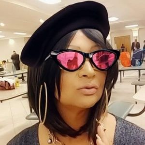 Meet your Posher, Lucy